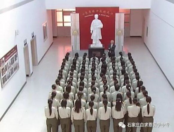 赵英荣获CCTV《感恩中国》“公益形象大使”称号